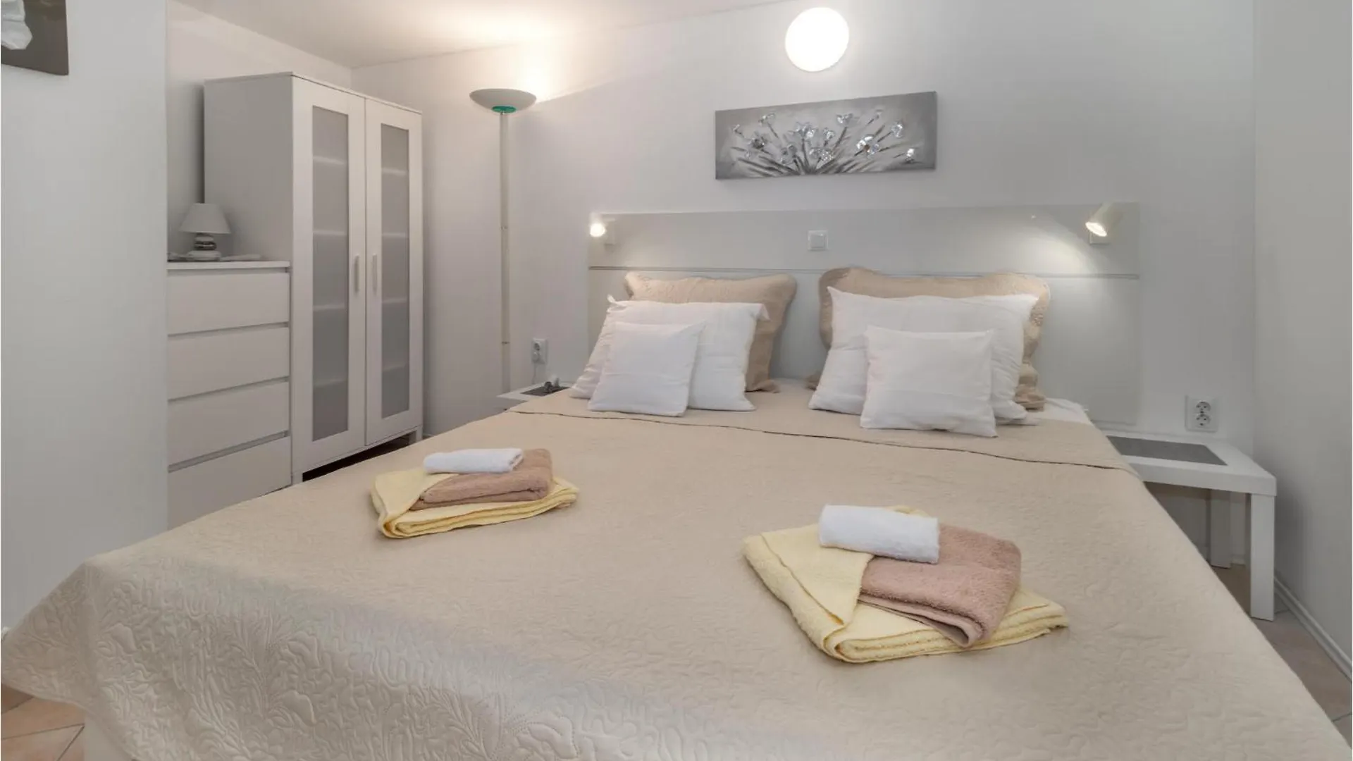 Gorgeous Home In Crikvenica With Kitchen كرواتيا