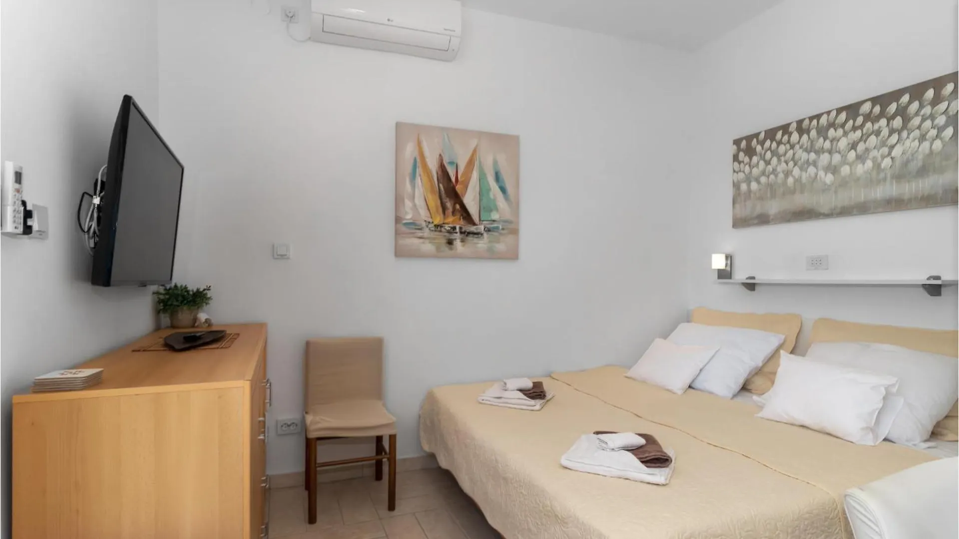 Gorgeous Home In Crikvenica With Kitchen 0*,